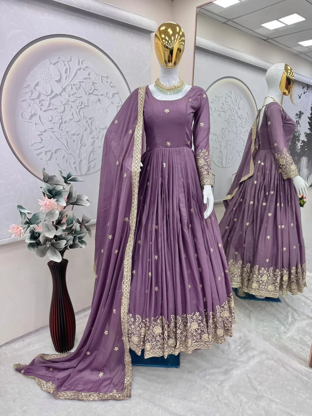 Traditional vs modern saree draping styles
