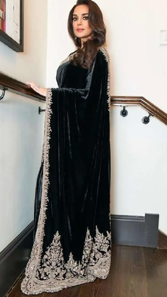 Luxurious Pure Viscose Velvet Designer Saree