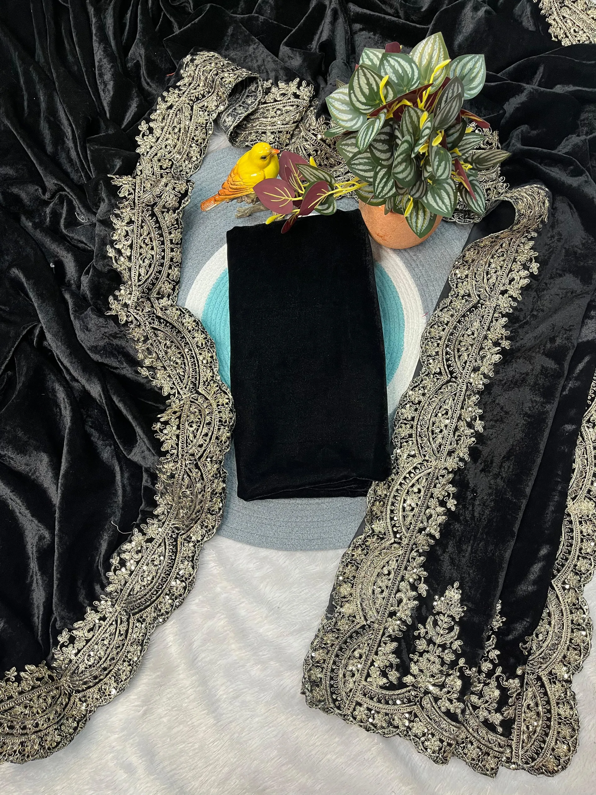 Luxurious Pure Viscose Velvet Designer Saree - View 5