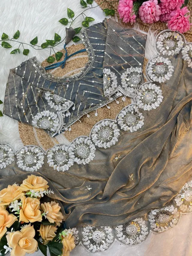 Pure Soft Fendy Chiffon Two-Tone Saree (With Stitched Blouse) - View 3