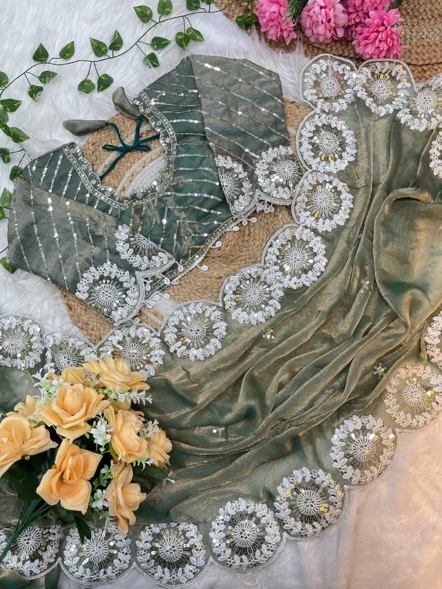 Pure Soft Fendy Chiffon Two-Tone Saree (With Stitched Blouse) - View 9