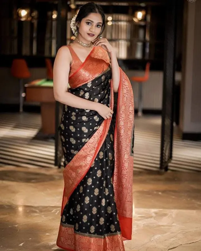 City of Banaras - Exquisite Banarasi Semi-Georgette Silk Saree - View 2