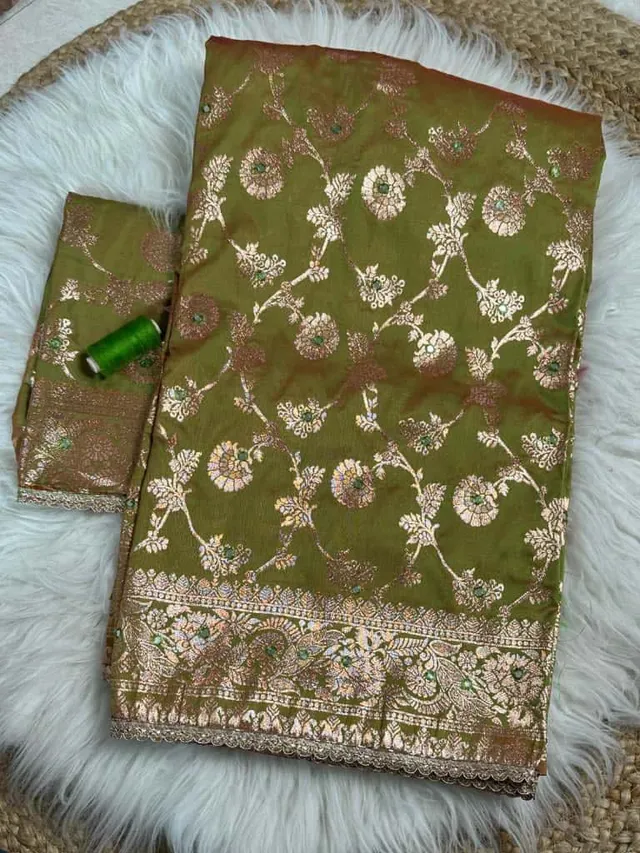 Luxurious Banarasi Zari Weave Saree with Mirror Highlights - View 4