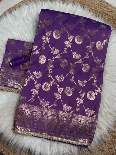 Luxurious Banarasi Zari Weave Saree with Mirror Highlights - View 5