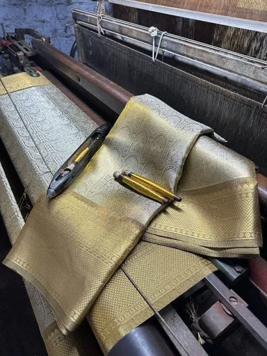 Actress Shobita-Inspired Banarasi Saree - Elegant Silver-Gold Weave - View 4