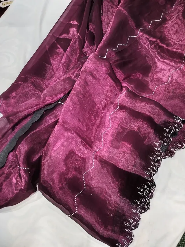 Jimmy Choo-Inpsired Premium Soft Fabric Saree Combo - View 6