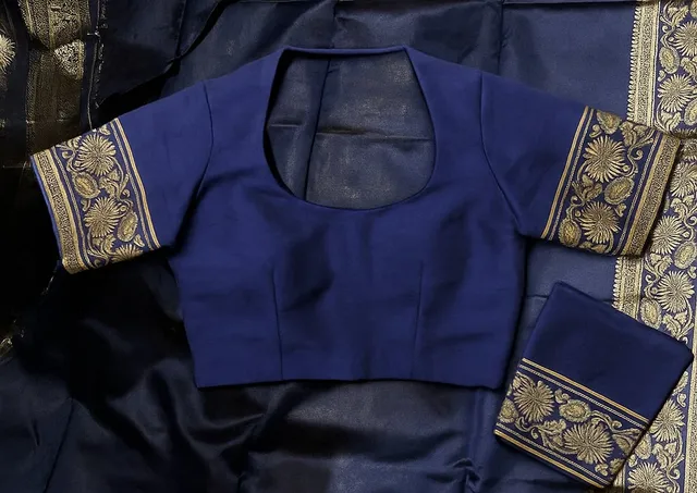 Emerald Navy Blue Kanjeevaram Silk Saree - Zari - View 3