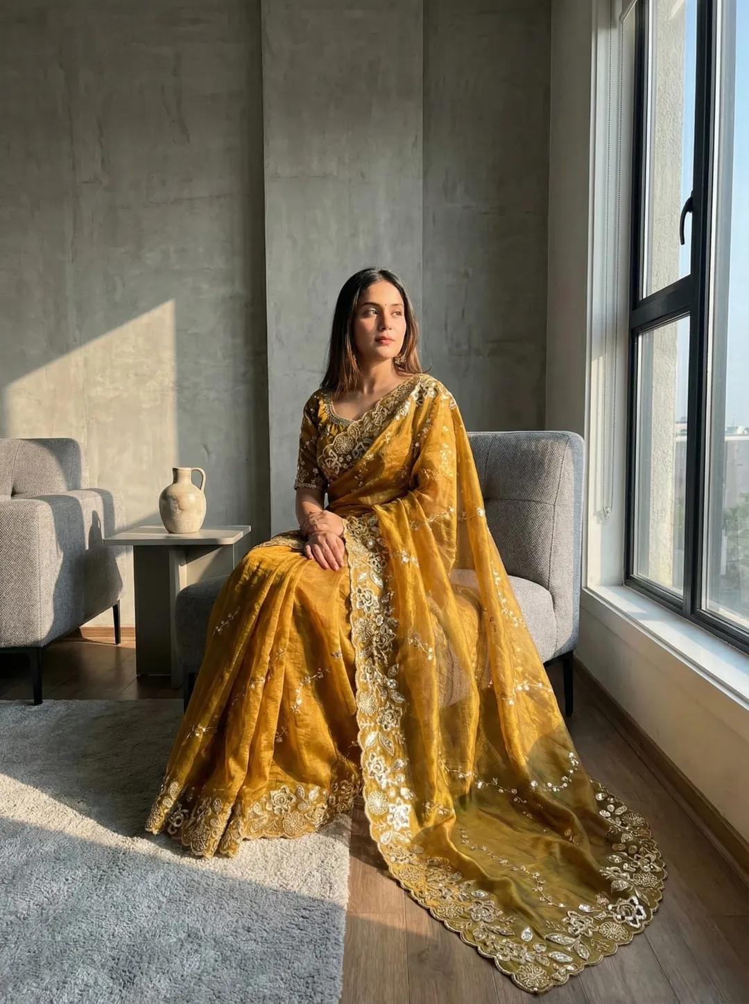 Farhina – Elegant Embroidered Fendy Chiffon Saree