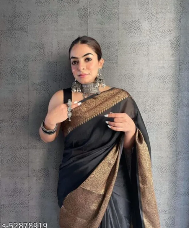 Banarasi Dyeable Warm Soft Silk Kaat Baan Saree - Black - View 2