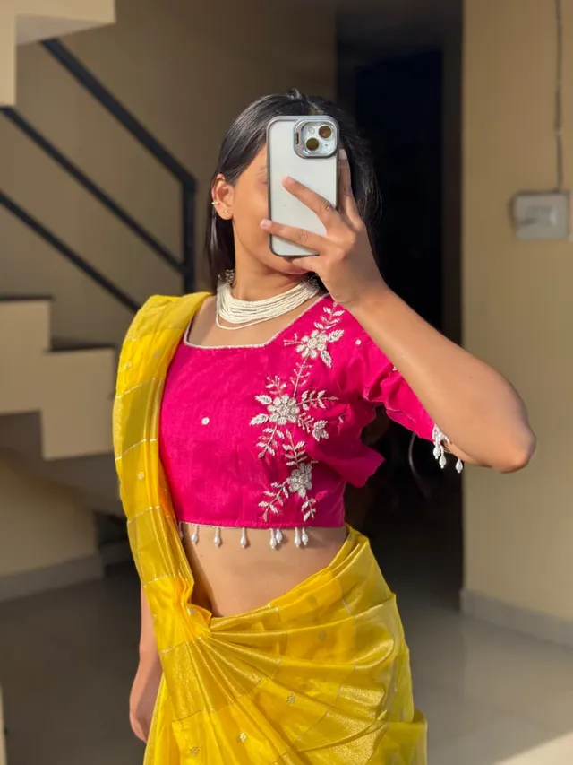 अति सुन्दर साड़ी – Designer Collection - View 3