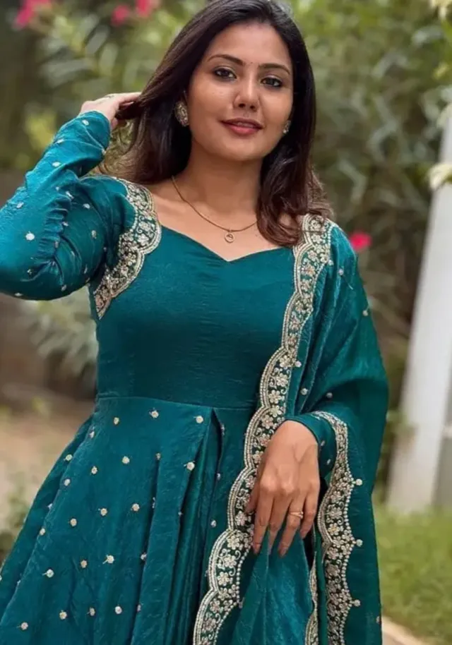 Exquisite Embroidered Anarkali Set - View 3