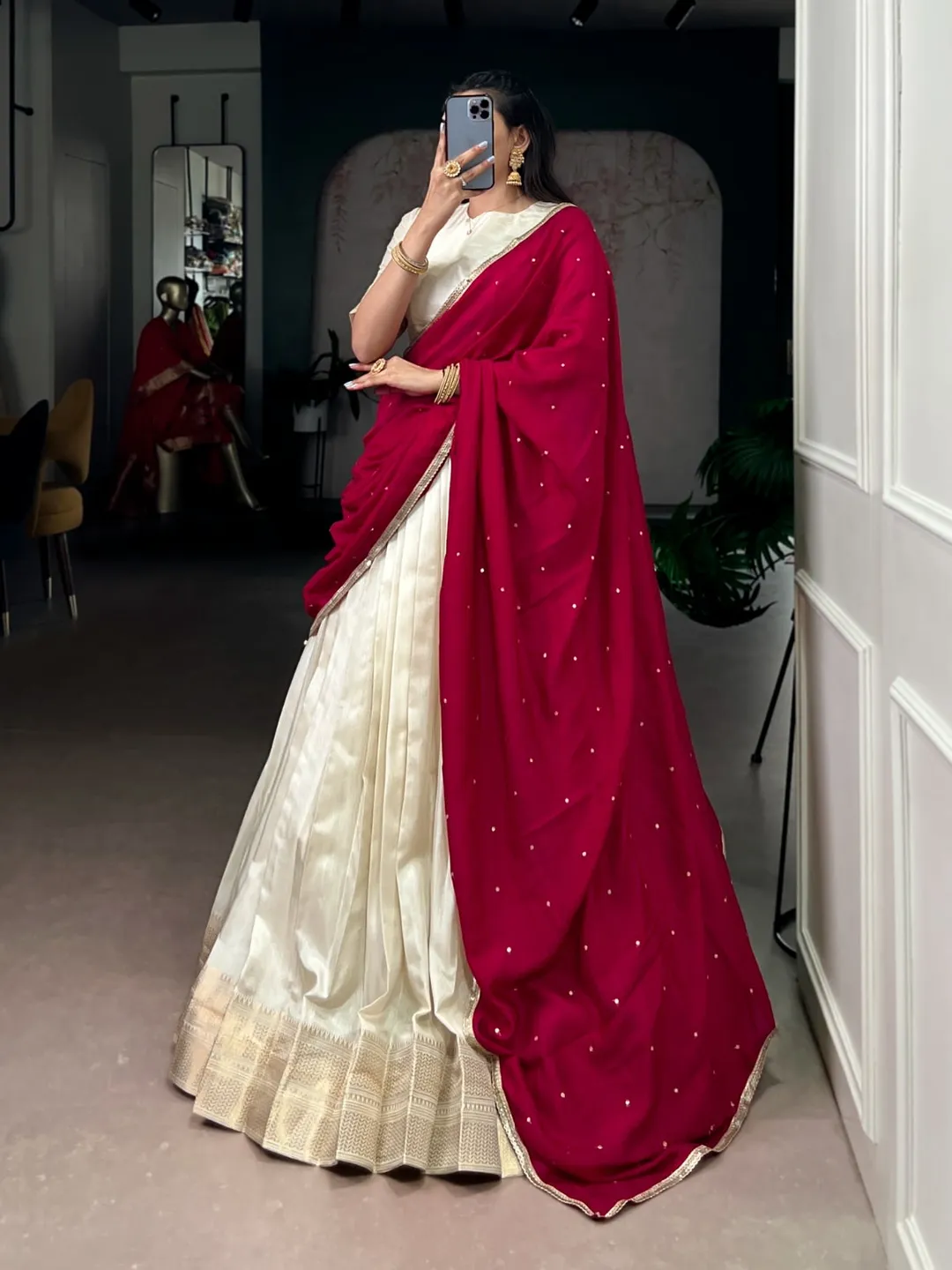 Elegant Dola Silk Lehenga Choli Set - View 2