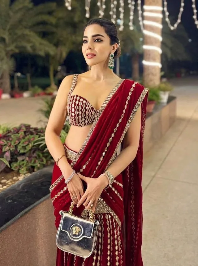 Ready-to-Wear Mirror Work Saree - View 3
