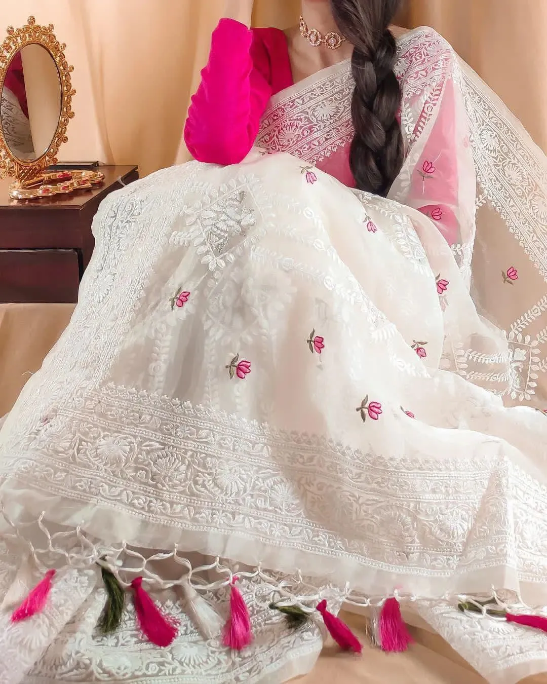 Pure Organza Silk Lucknowi Embroidered Saree - View 5