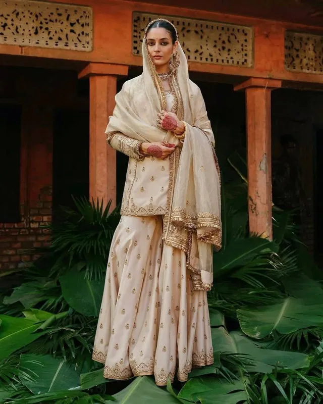 Designer Kurti Plazzo Set with Organza Silk Dupatta - View 4
