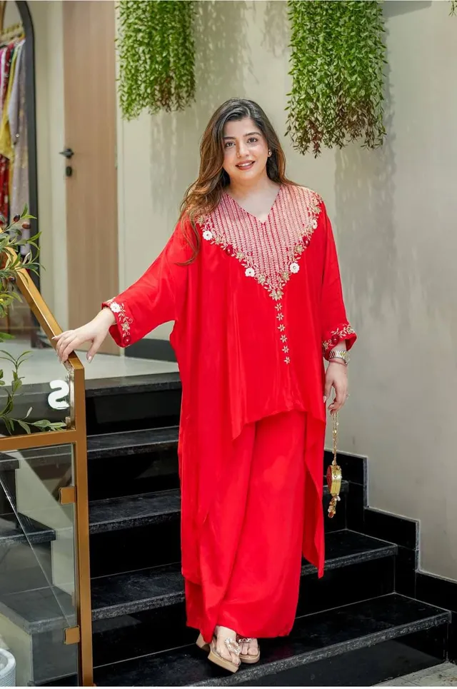 Designer Heavy Chinon Kaftan Cord Set - View 3