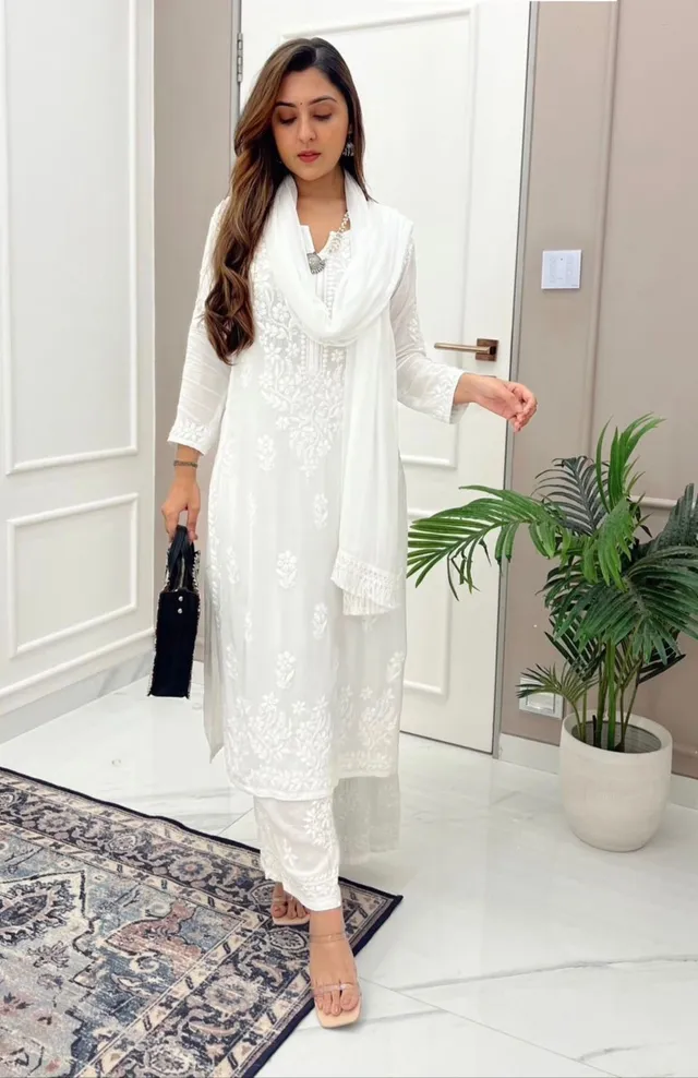 Designer Summer Maslin Co-Ord Set with Embroidered Work – Trendy Collection - View 2