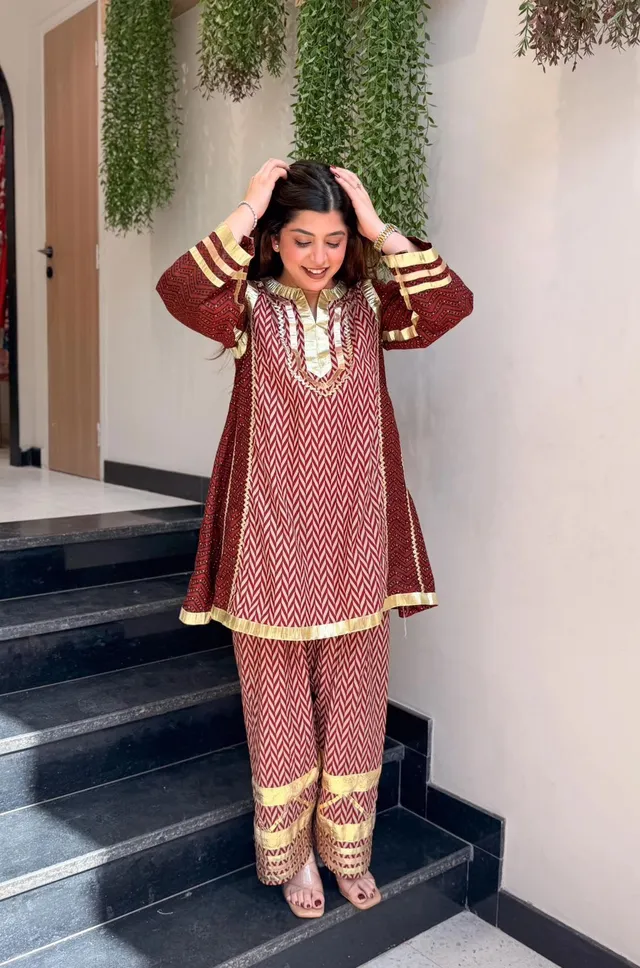 Gulabo 2 – Designer Maslin 2-Piece Suit by Kalikar - View 3