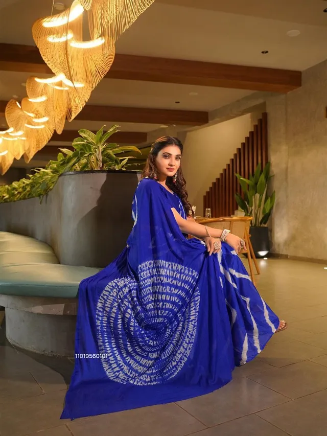 Pure Chinon Leheriya Saree with Shibori Hand Work - View 2