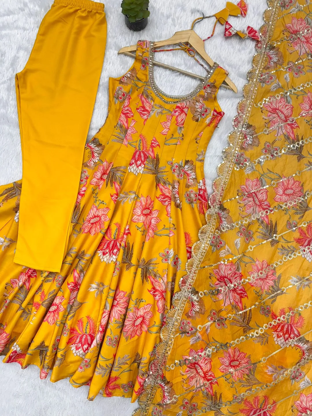 New Floral Print Straight Kali Cut Anarkali Suit - View 5