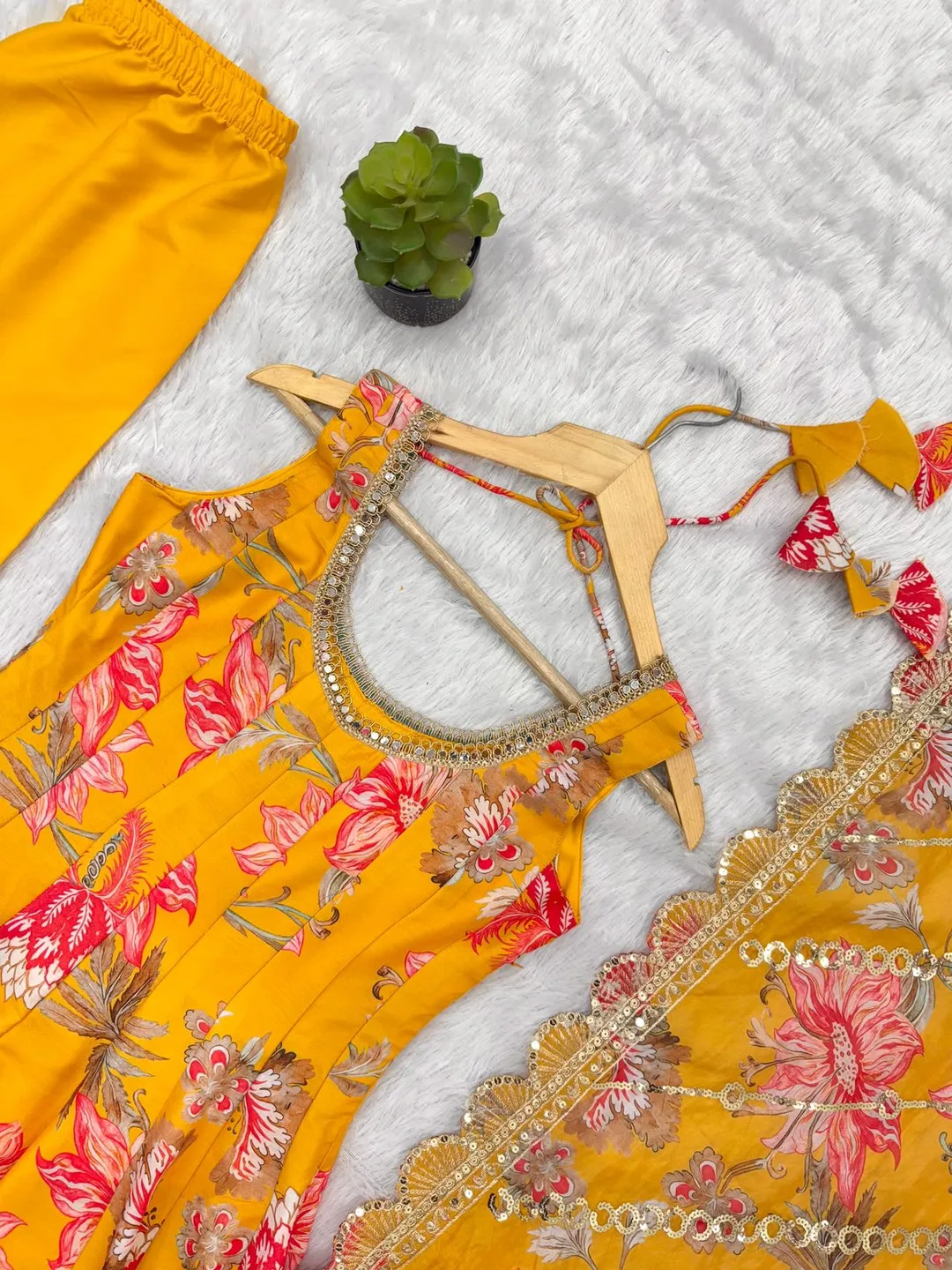 New Floral Print Straight Kali Cut Anarkali Suit - View 6