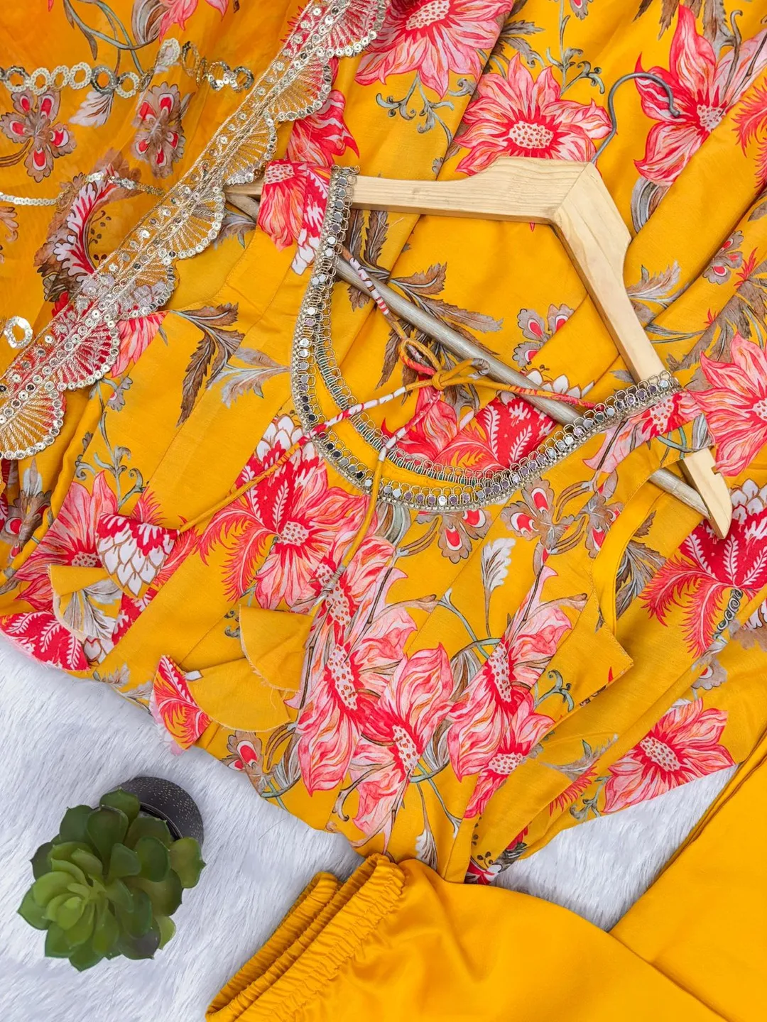 New Floral Print Straight Kali Cut Anarkali Suit - View 7