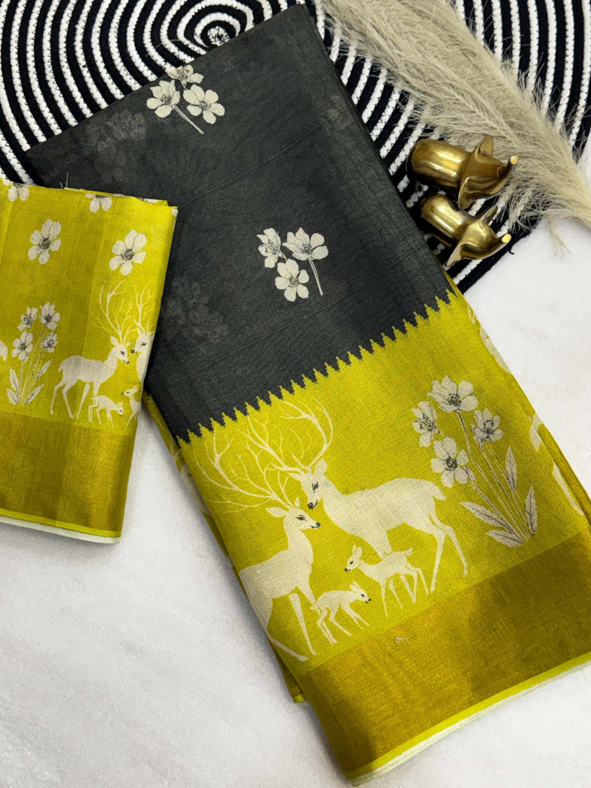 Kerala Gold Tissue Saree with Kalamkari Prints - View 2