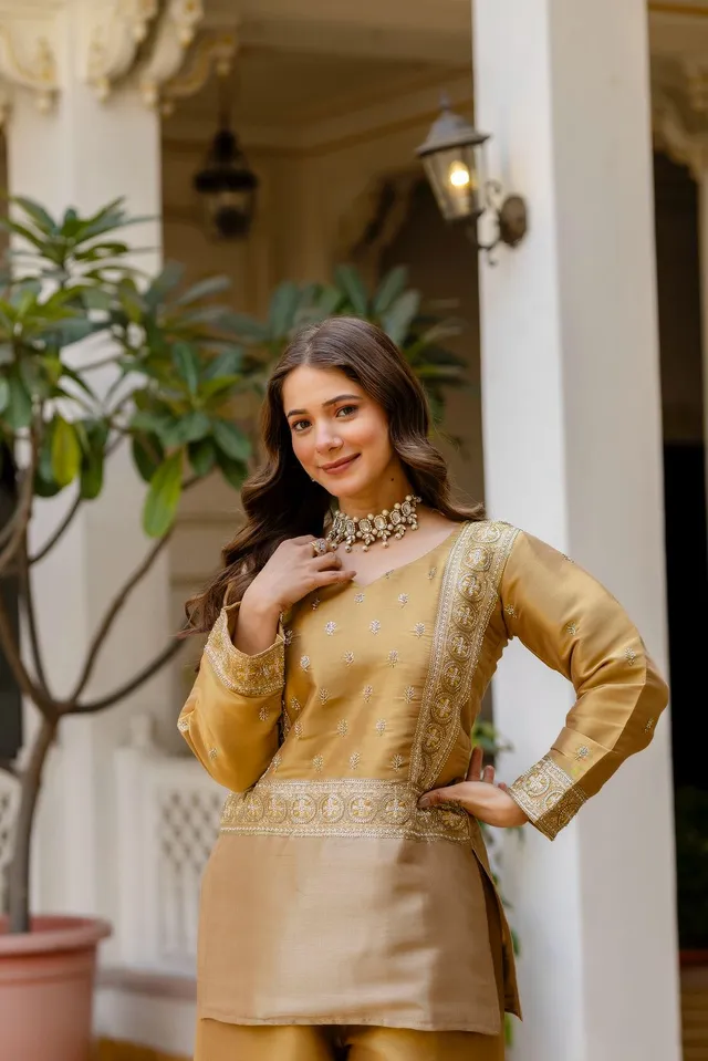 Presenting Our Exclusive Stunning Co-Ord Set - View 3