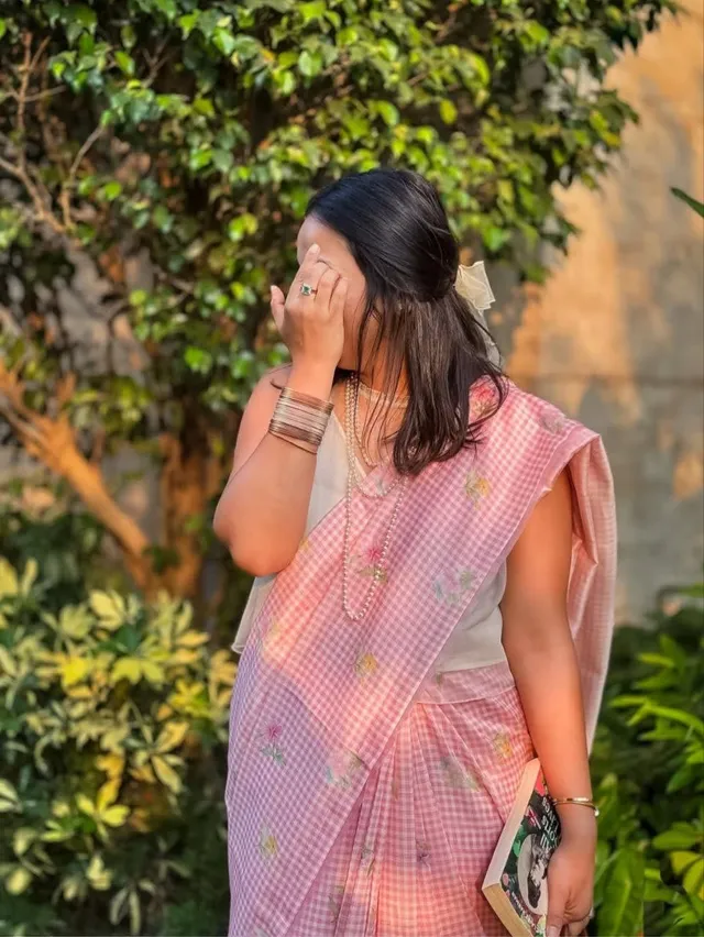 Elegant Linen Saree Collection - View 2