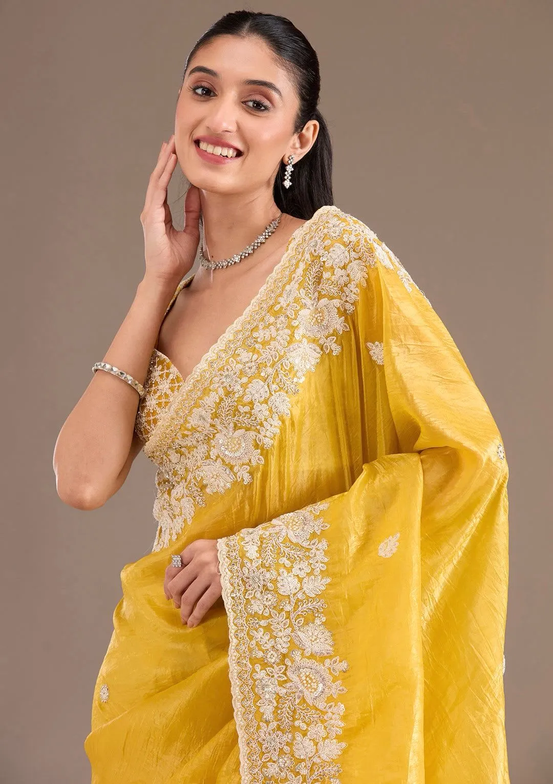 Premium Gold Crush saree - View 4