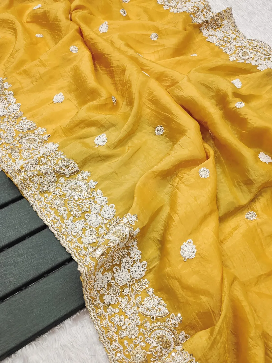 Premium Gold Crush saree - View 5