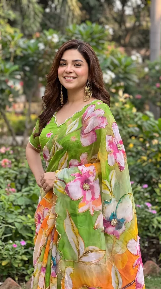 Premium Soft Pure Georgette Handwork Saree - View 2