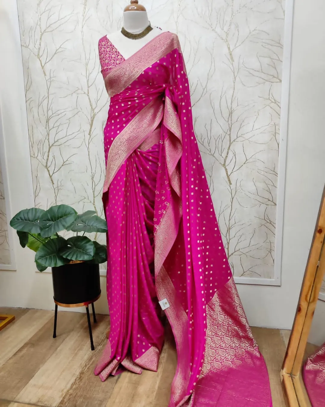 Exquisite Banarasi Daybal Warm Silk Saree - Daybal Warm Silk Saree