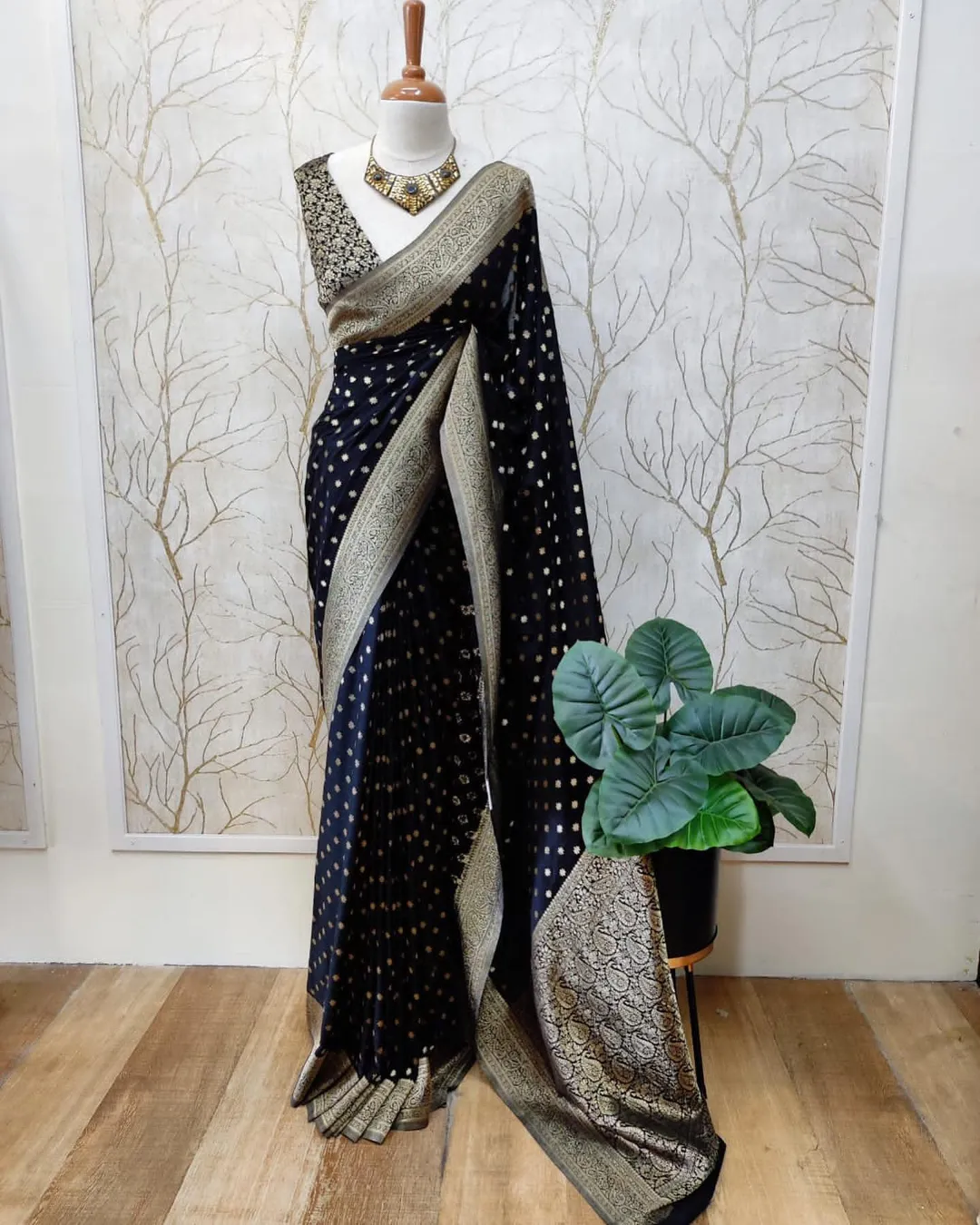 Exquisite Banarasi Daybal Warm Silk Saree - Daybal Warm Silk Saree