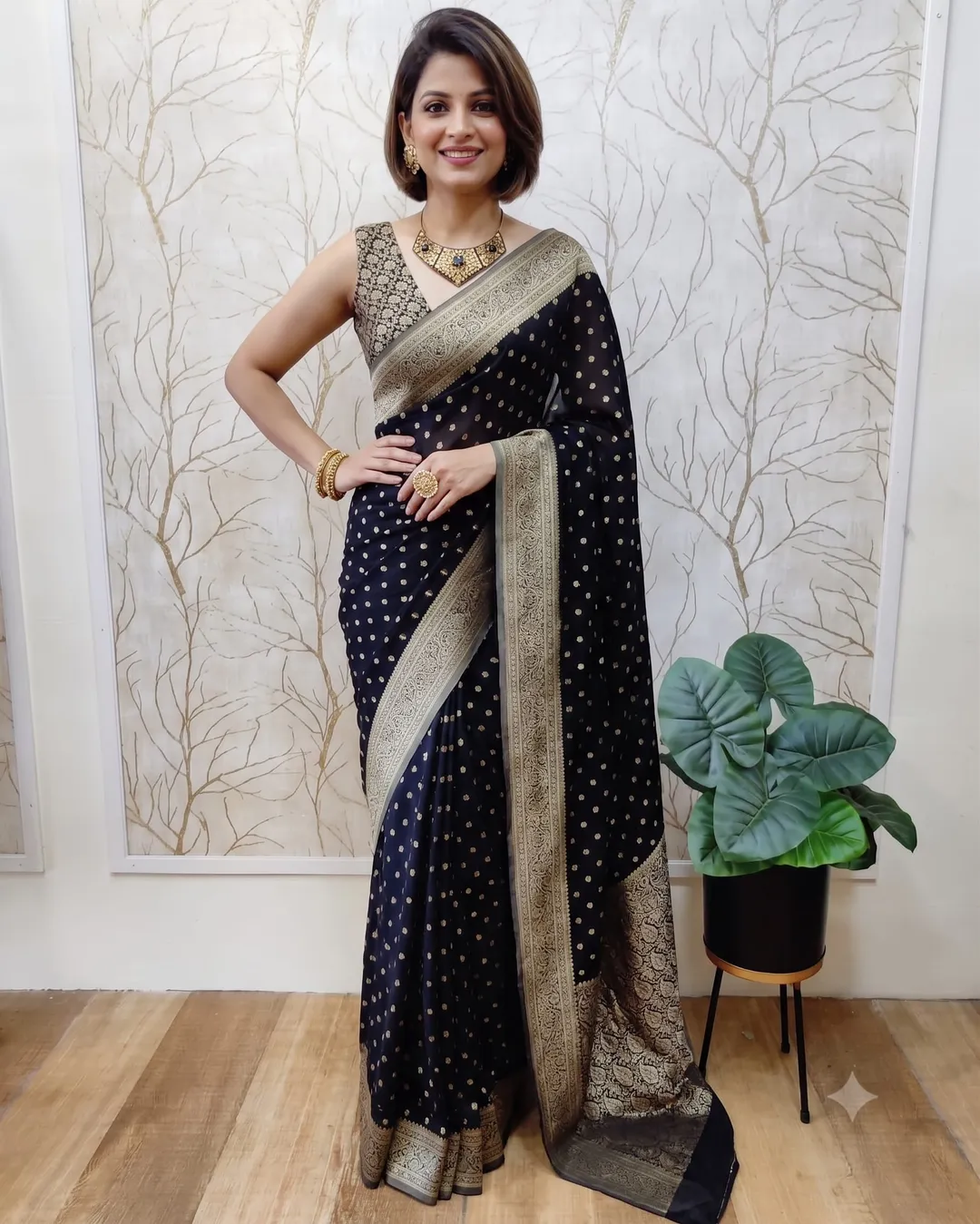 Exquisite Banarasi Daybal Warm Silk Saree - Second View