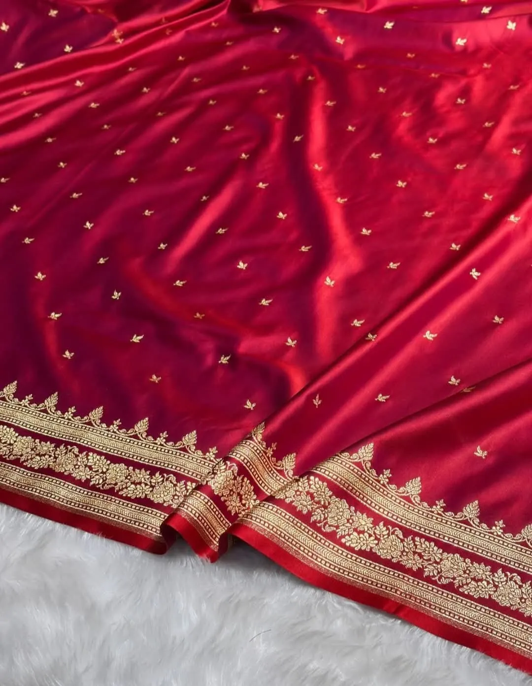 Banarasi Soft Luxuries Mashru Silk Saree - View 2
