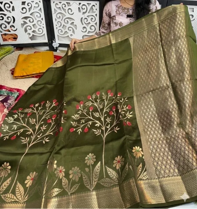 Banarasi Daybal Katan Soft Silk Saree with Zari Weaving - View 2
